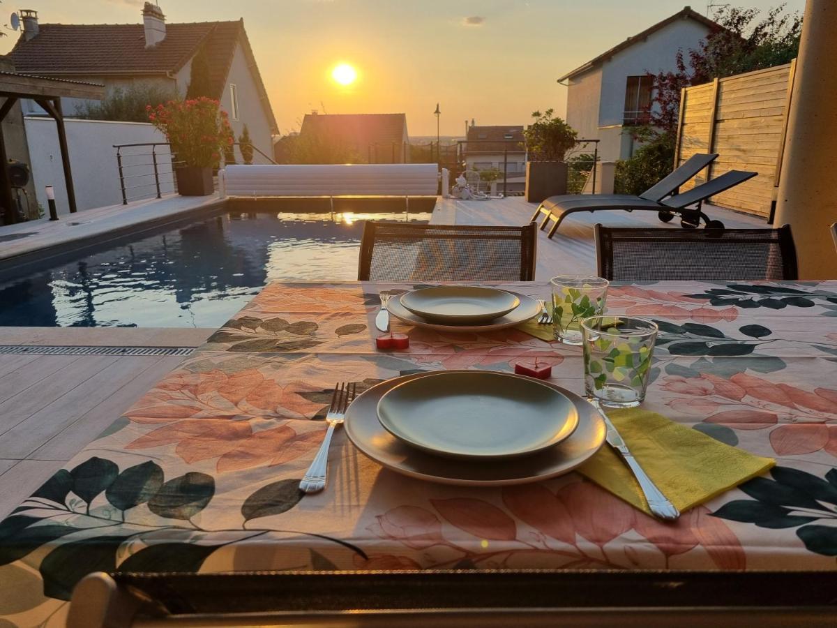 Apartament Ravissant Studio Avec Parking Prive Et Jardin Rueil-Malmaison Zewnętrze zdjęcie